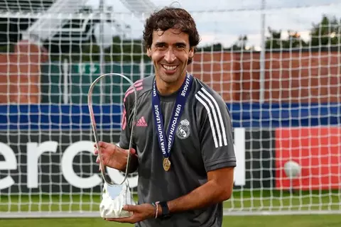بعد 8 سنوات.. راؤول جونزاليس ينهي رحلته مع شباب ريال مدريد